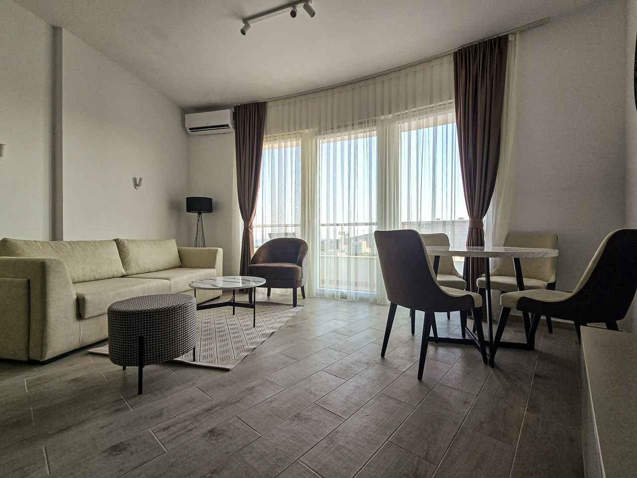 Modernes 29 m² Studio-Apartment mit Terrasse – Sutomore